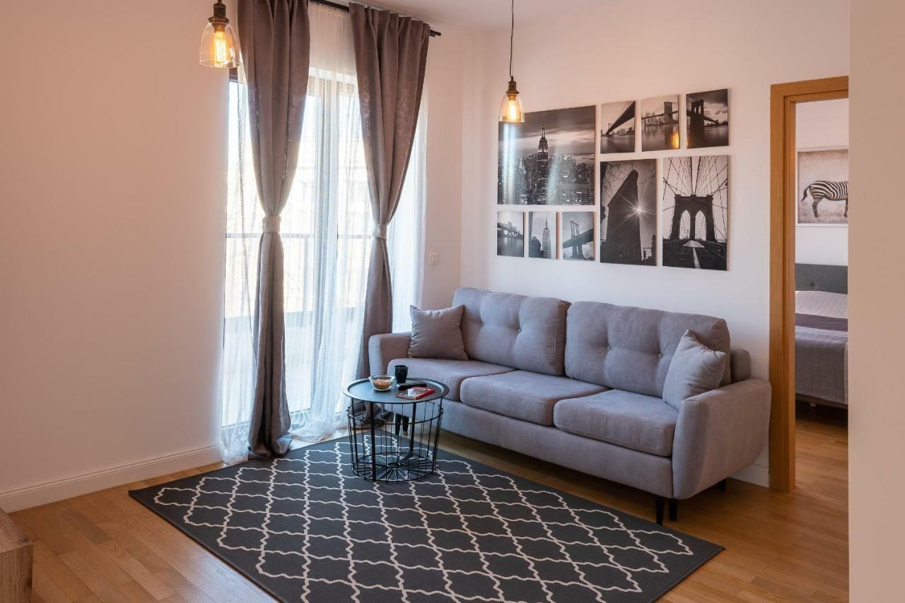 Central Apartment Bukares Bagian luar foto