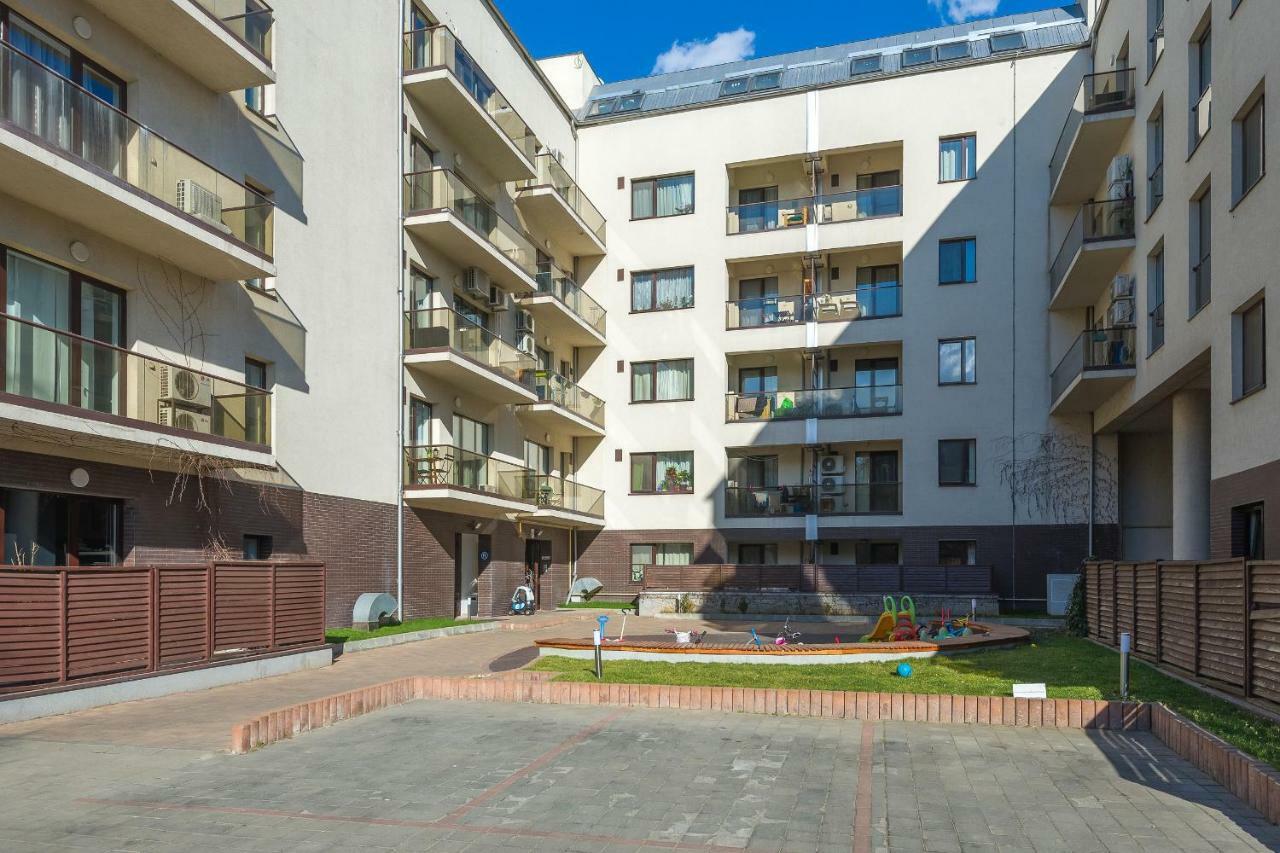 Central Apartment Bukares Bagian luar foto